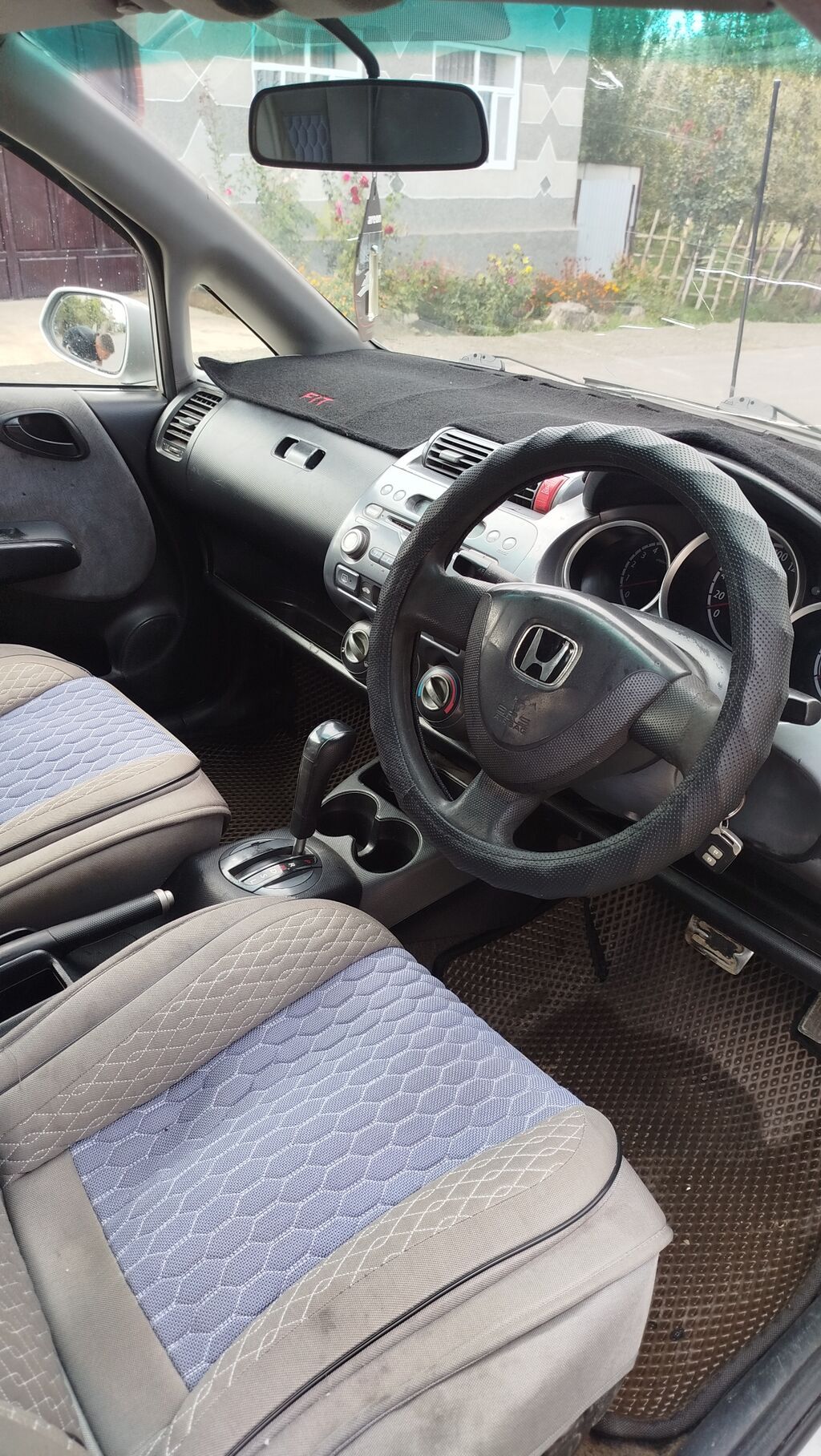 Honda Fit: 2002 г., 1.3 л, Вариатор, Бензин, Хэтчбэк: фото 8