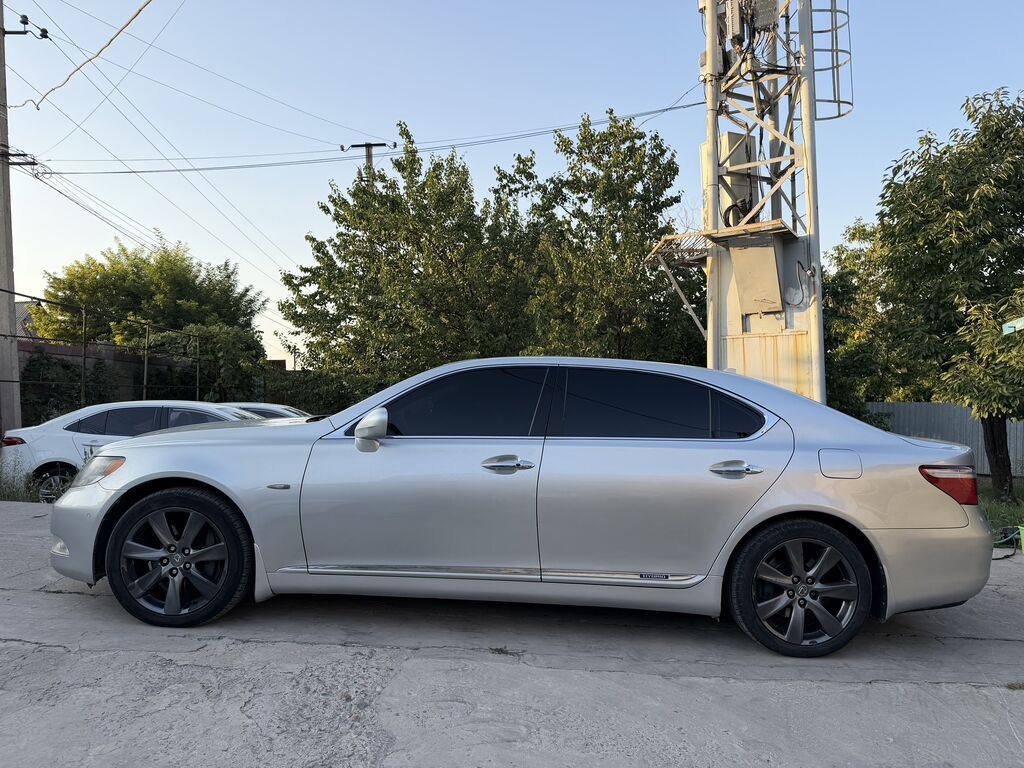 Lexus LS: 2009 г., 5 л, Седан: фото 4