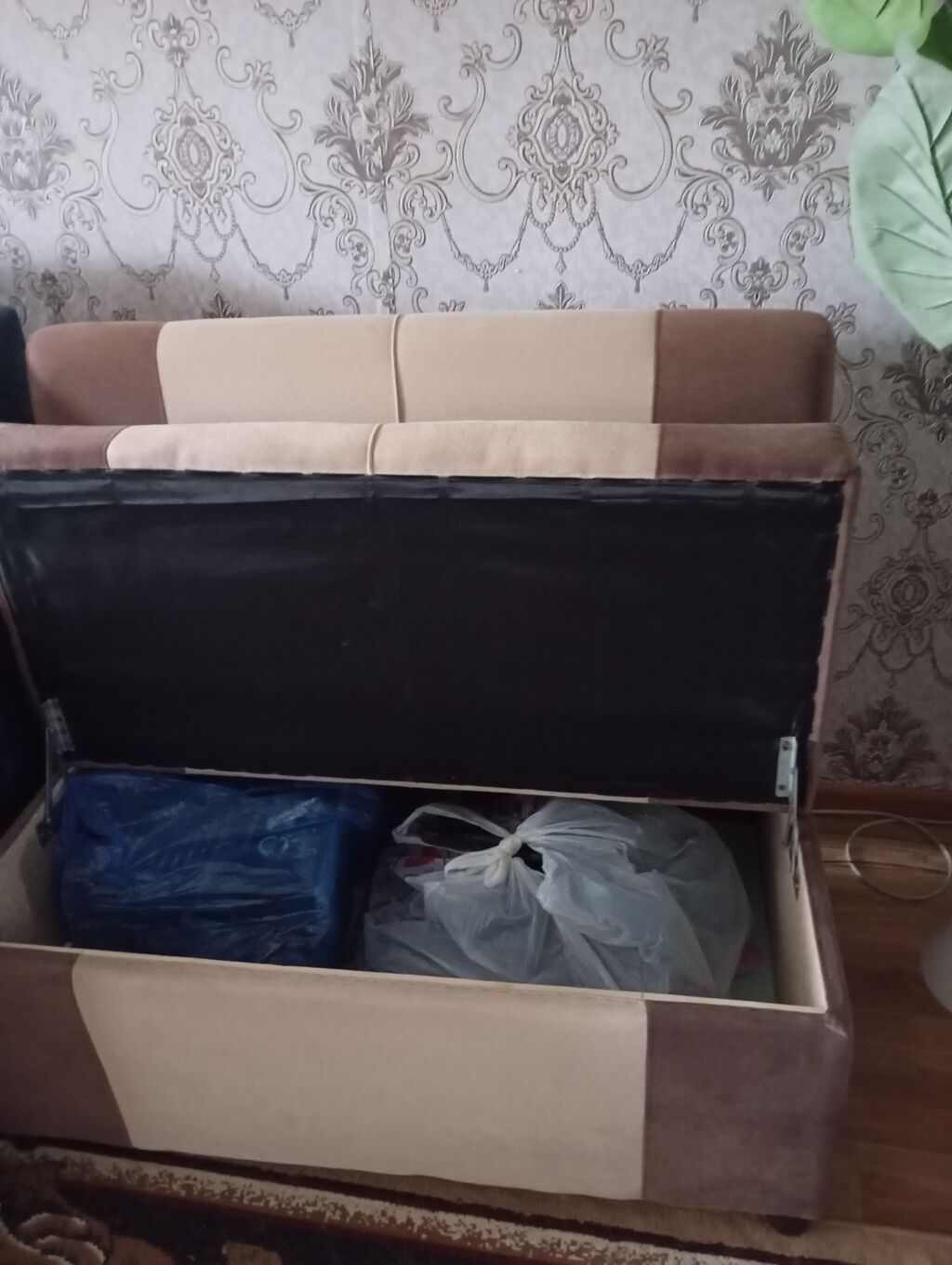 Продаю кухонный уголок стол 3 пуфика пользовались мало почти новая,не: фото 8