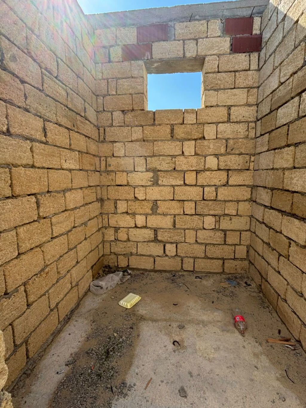 Saray 5 otaqlı, 200 kv. m, Təmirsiz