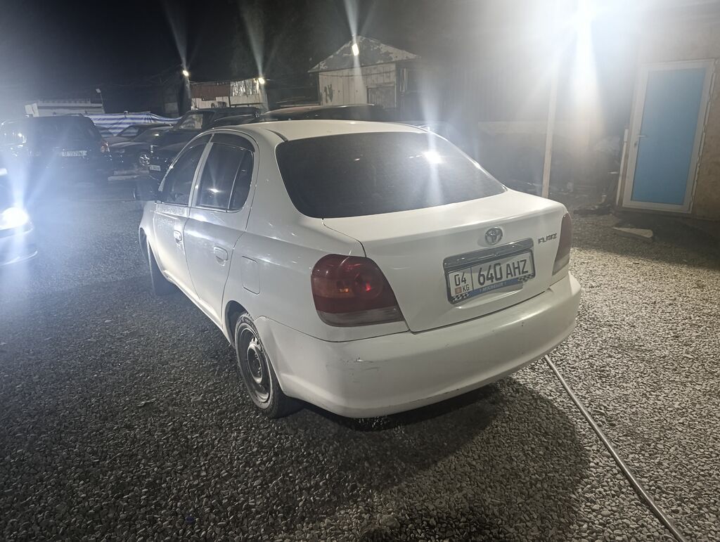 Toyota Platz: 2004 г., 1.3 л, Автомат, Бензин, Седан: фото 4