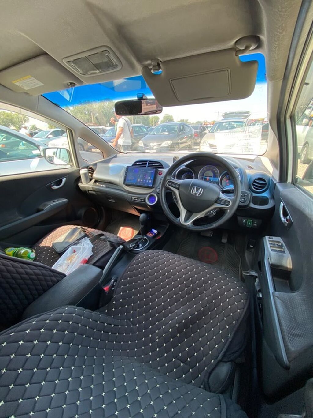 Honda Fit: 2012 г., 1.3 л, Вариатор, Гибрид, Хэтчбэк: фото 5