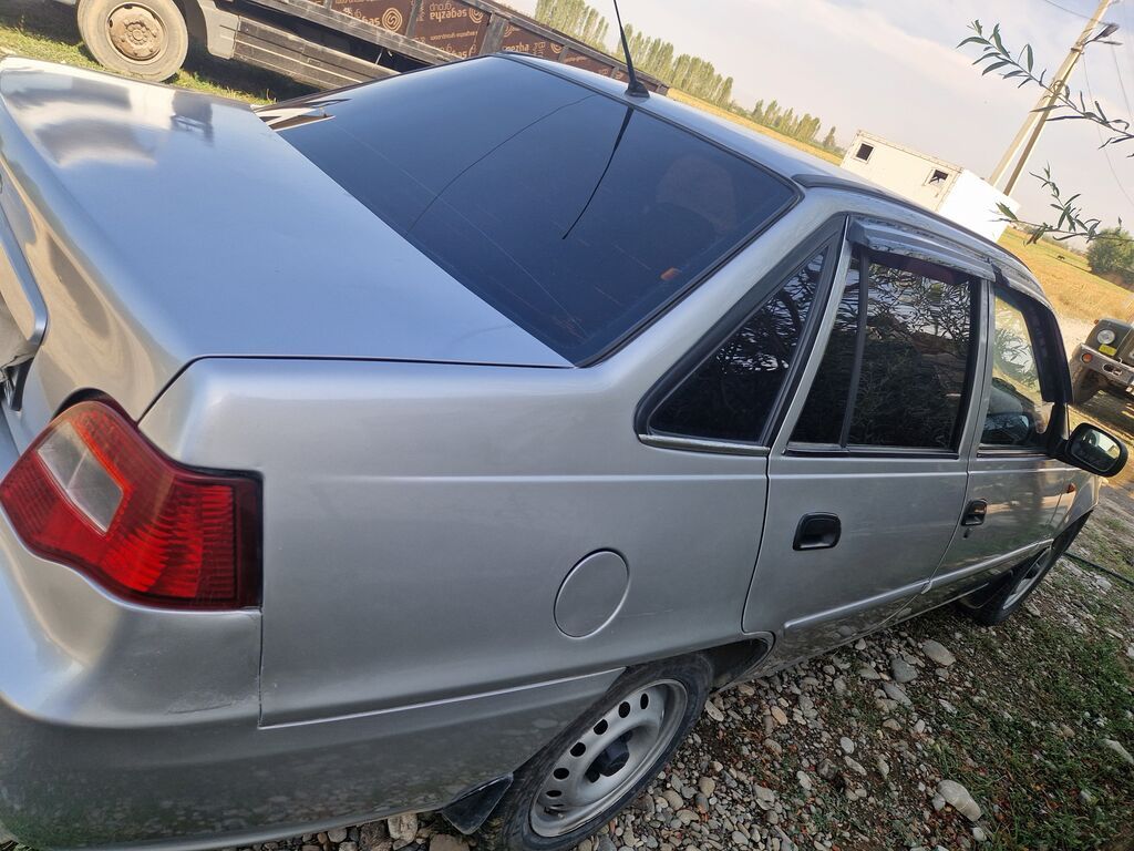 Daewoo Nexia: 2010 г., 1.6 л, Механика, Бензин, Седан: фото 4