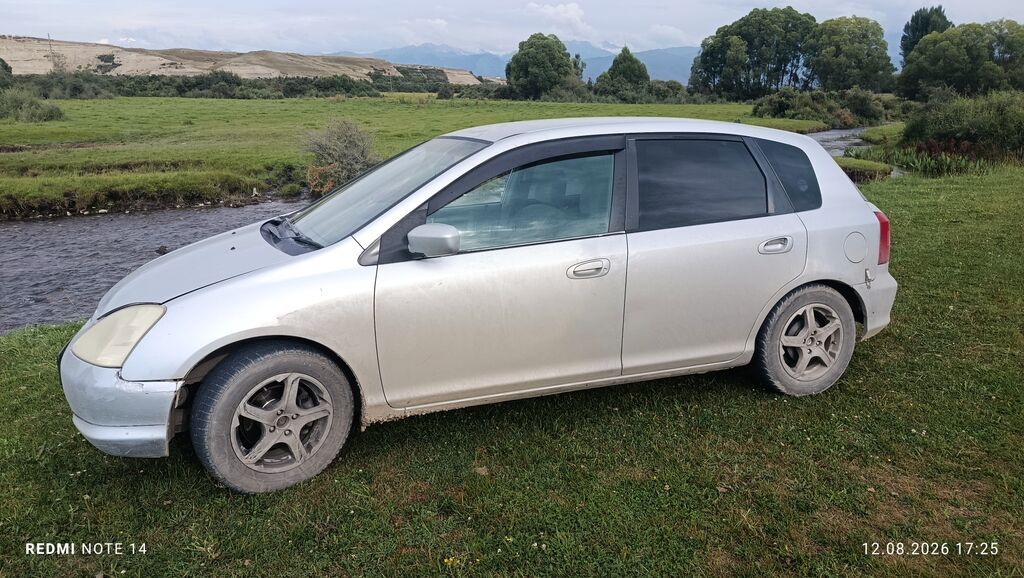 Honda Civic: 2002 г., Автомат, Бензин, Хэтчбэк: фото 2
