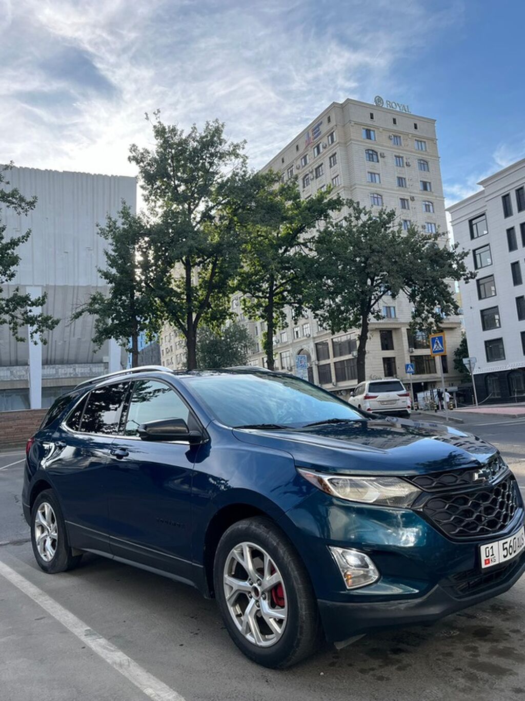 Chevrolet Equinox: 2018 г., 2 л, Автомат, Бензин, Кроссовер: фото 3