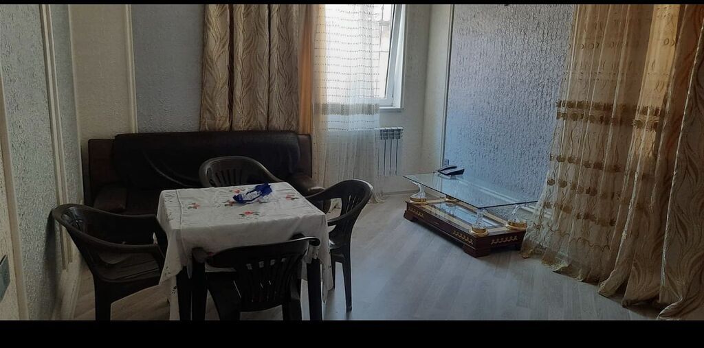 80 kv. m, 2 otaqlı, Kombi, Qaz, İşıq