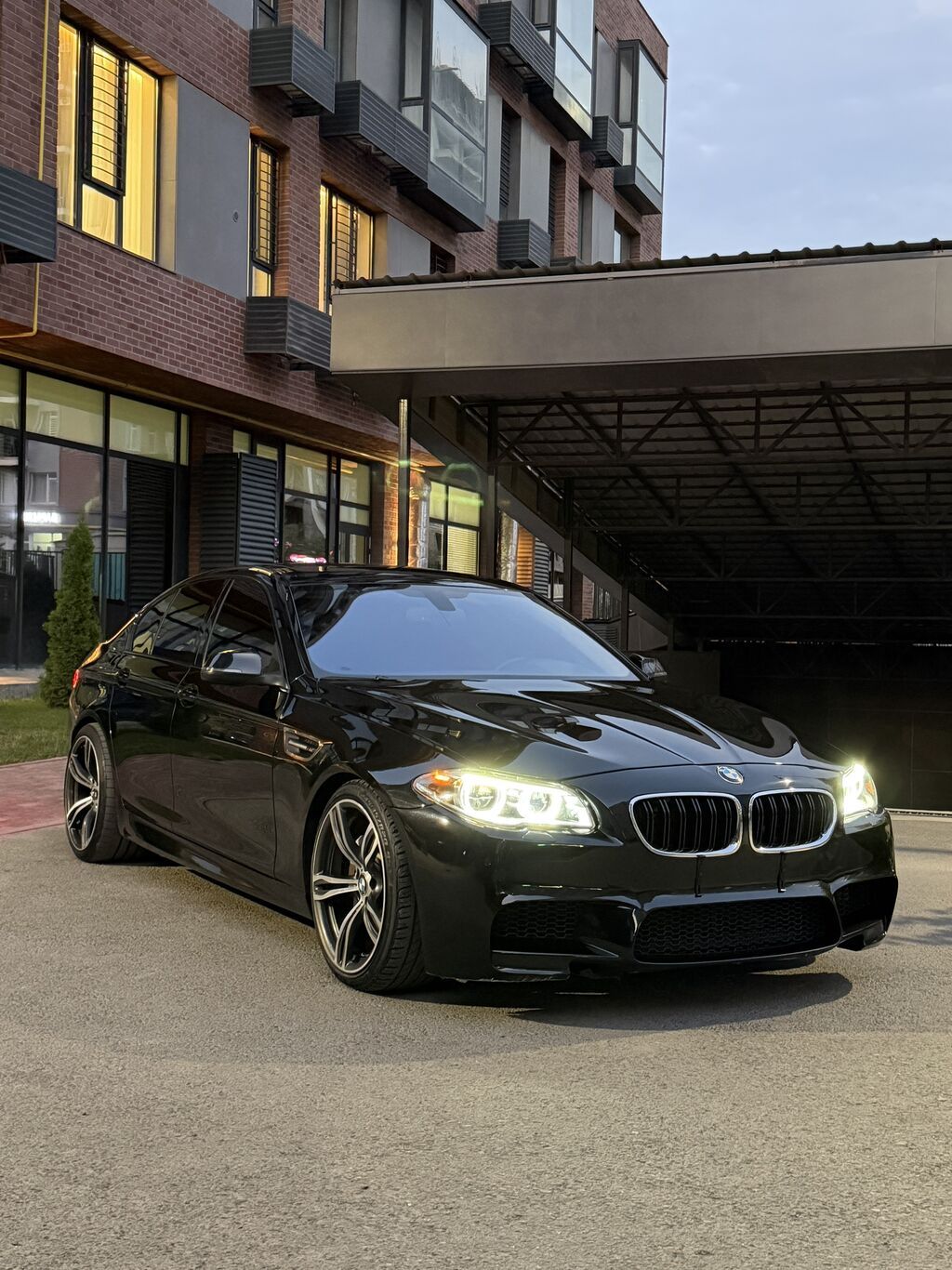 BMW 5 series: 2014 г., 3 л, Автомат, Бензин, Седан: фото 2