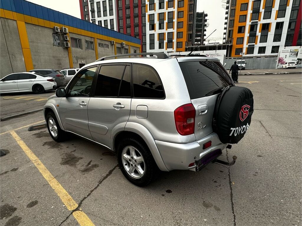Toyota RAV4: 2002 г., 2 л, Автомат, Бензин, Кроссовер: фото 2