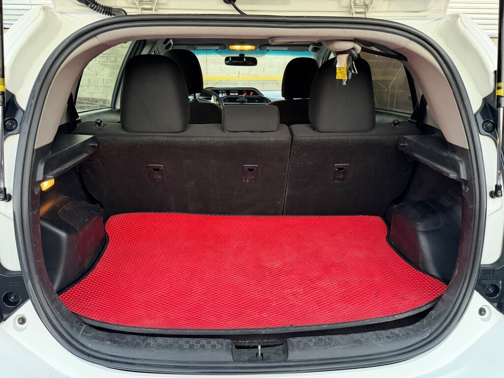 Toyota Prius C: 2016 г., 1.5 л, Гибрид, Хэтчбэк: фото 7