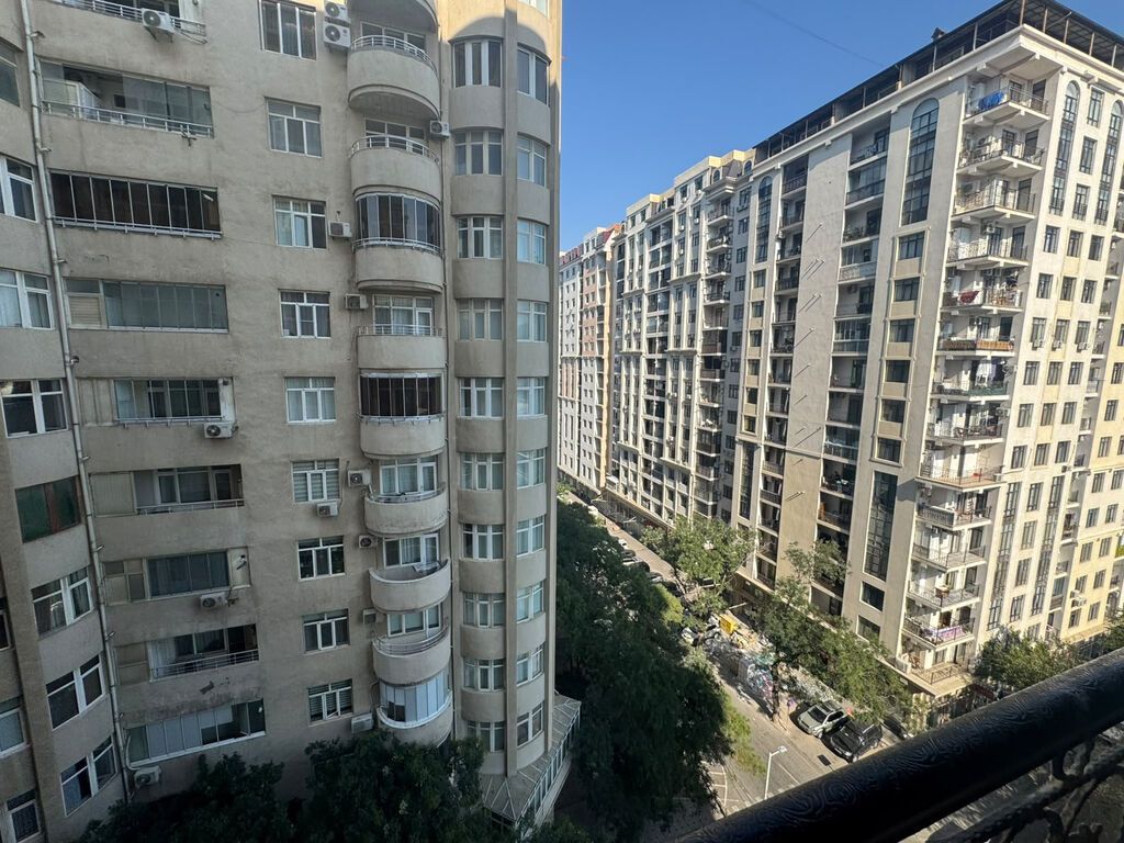 🏡 **İTALİYA DOSTLUĞU PARKININ YANINDA 3 OTAQLI MƏNZİL KİRAYƏ VERİLİR**