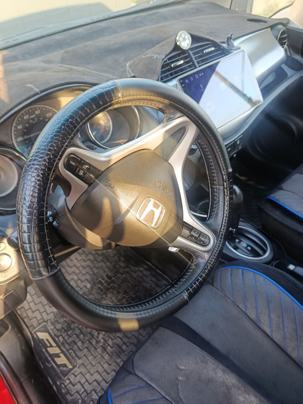 Honda Fit, 2011 г., 1.5 л, автомат, хэтчбек: фото 6
