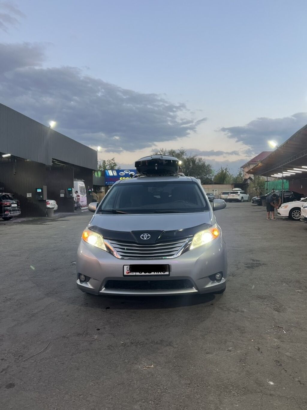 Toyota Sienna: 2016 г., 3.5 л, Автомат, Бензин, Минивэн: фото 2