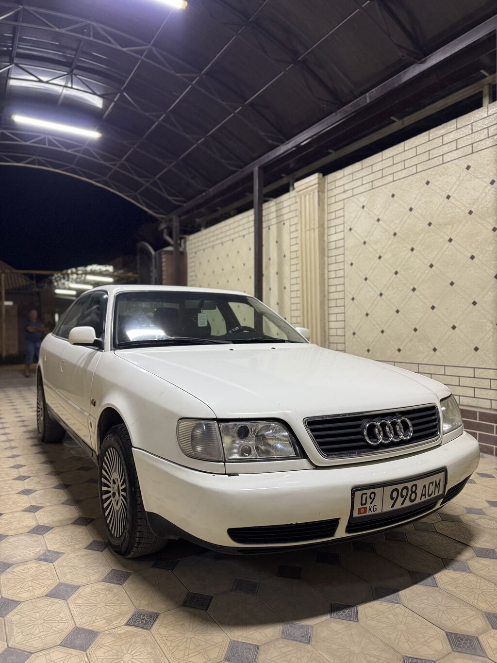 Audi A6: 1995 г., 2.6 л, Механика, Газ, Седан: фото 1
