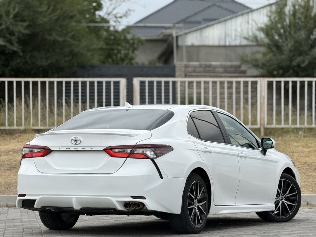 Toyota Camry: 2021 г., 2.5 л, Автомат, Бензин, Седан: фото 5