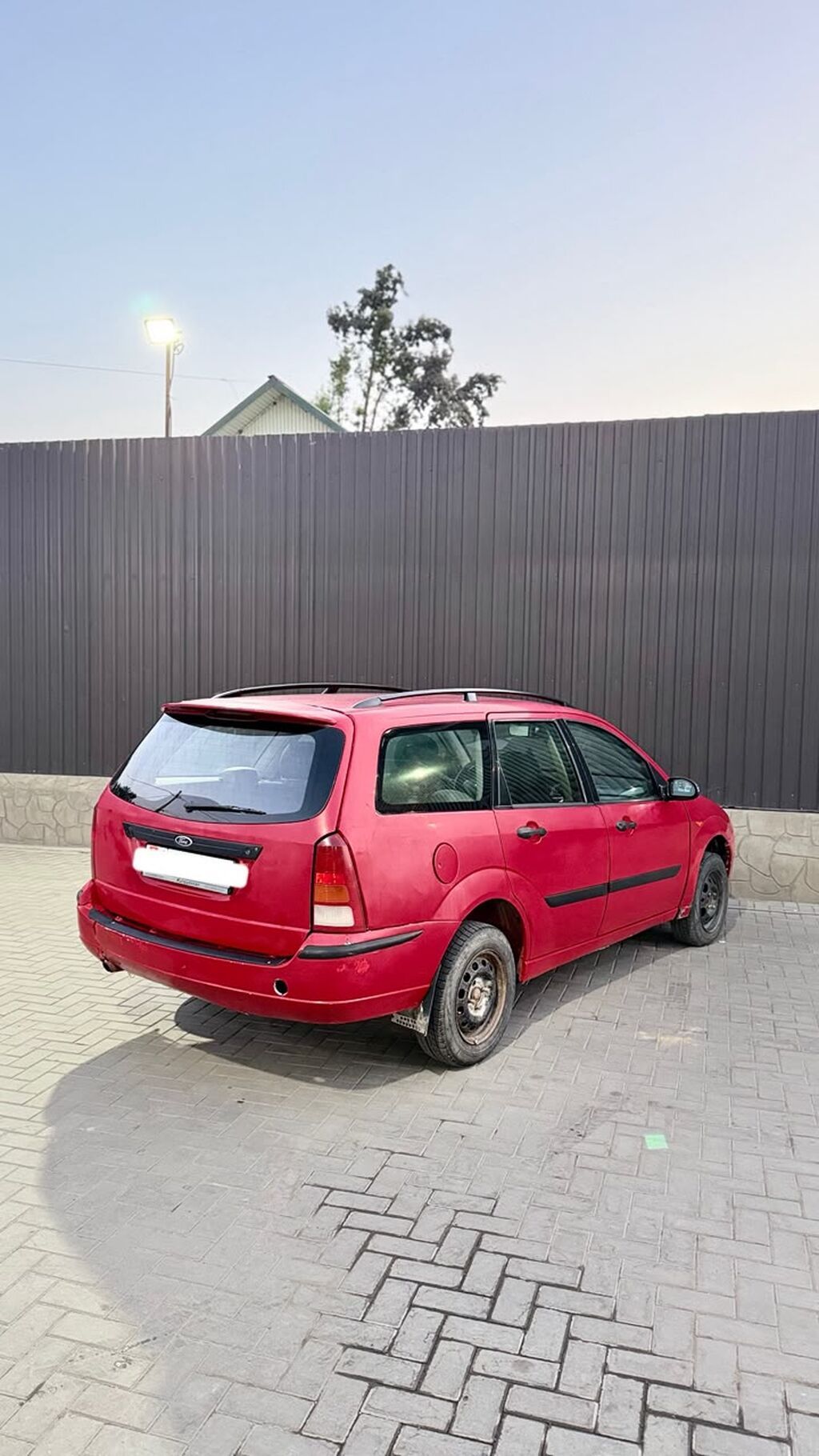 Ford Focus: 2001 г., 1.6 л, Автомат, Бензин, Универсал: фото 3