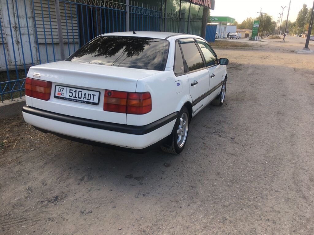 Volkswagen Passat: 1995 г., 2 л, Механика, Газ, Седан: фото 4