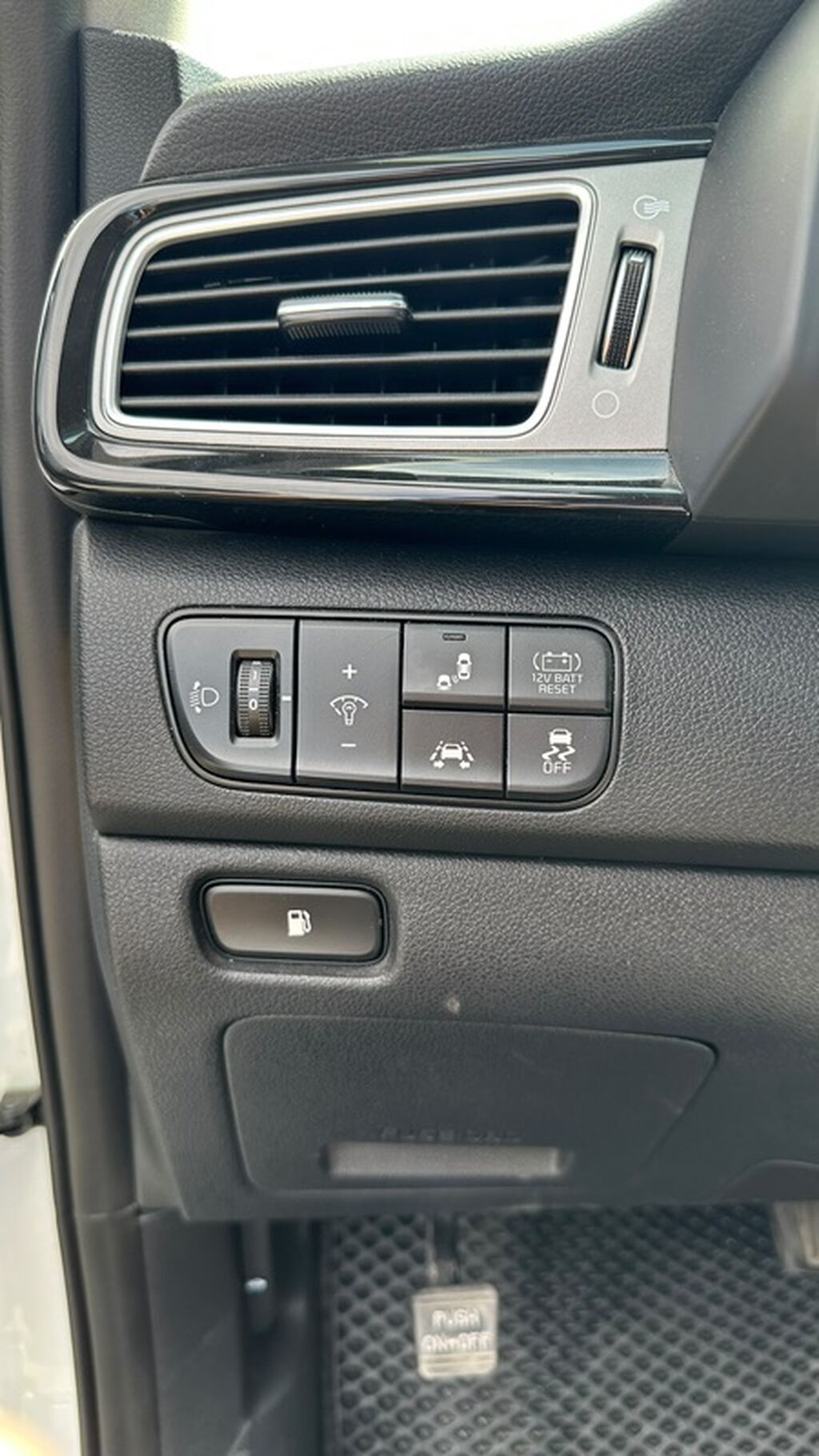 Kia Niro: 2018 г., 1.6 л, Автомат, Гибрид, Кроссовер: фото 6