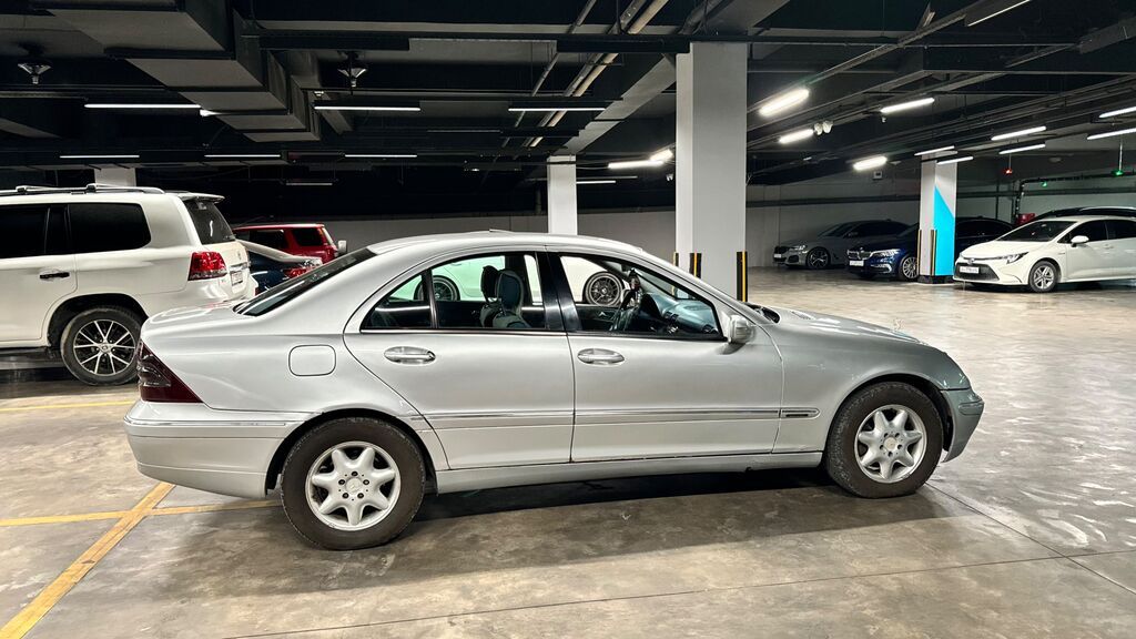Mercedes-Benz C-Class: 2001 г., 2.2 л, Автомат, Дизель: фото 3