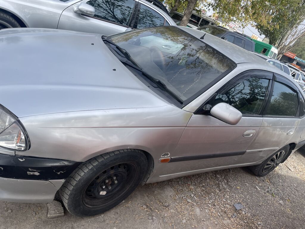 Toyota Avensis: 2002 г., Бензин, Седан: фото 3