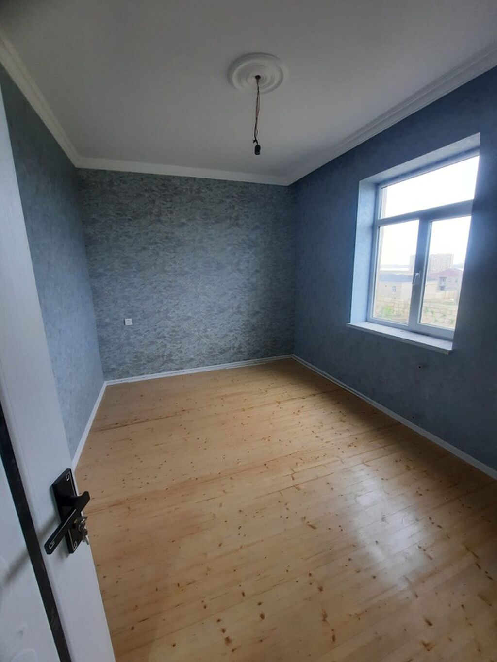 3 otaqlı, 95 kv. m, Yeni təmirli