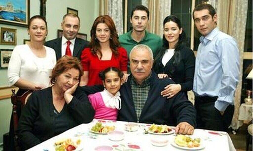 Kasete, CD i DVD: Kad lisce pada (turska serija) Cela serija, sa prevodom - sve epizode