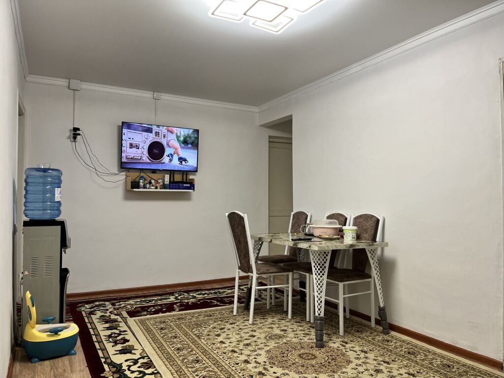 3 комнаты, 54 м², ул. Логвиненко / Боконбаева Хрущевка, 1 этаж, Старый ремонт: фото 3