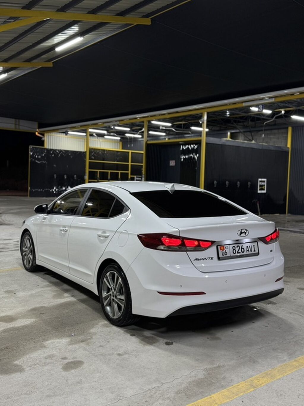 Hyundai Avante: 2018 г., 1.6 л, Автомат, Бензин, Седан: фото 4
