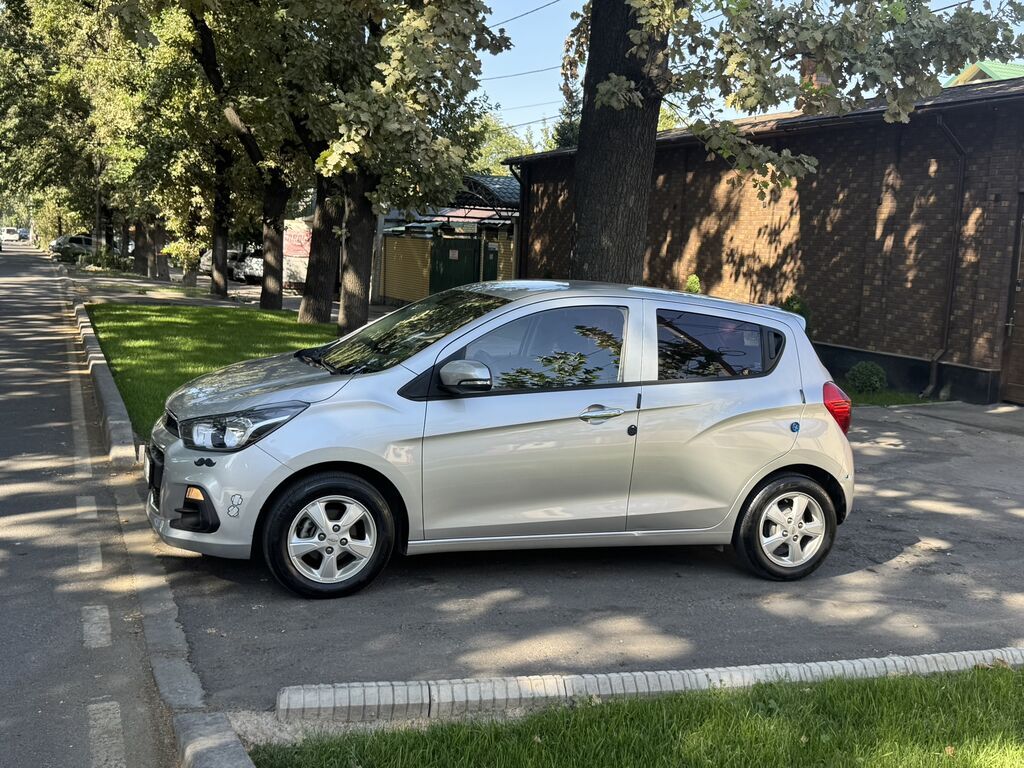 Chevrolet Spark: 2018 г., 1 л, Автомат, Бензин: фото 4