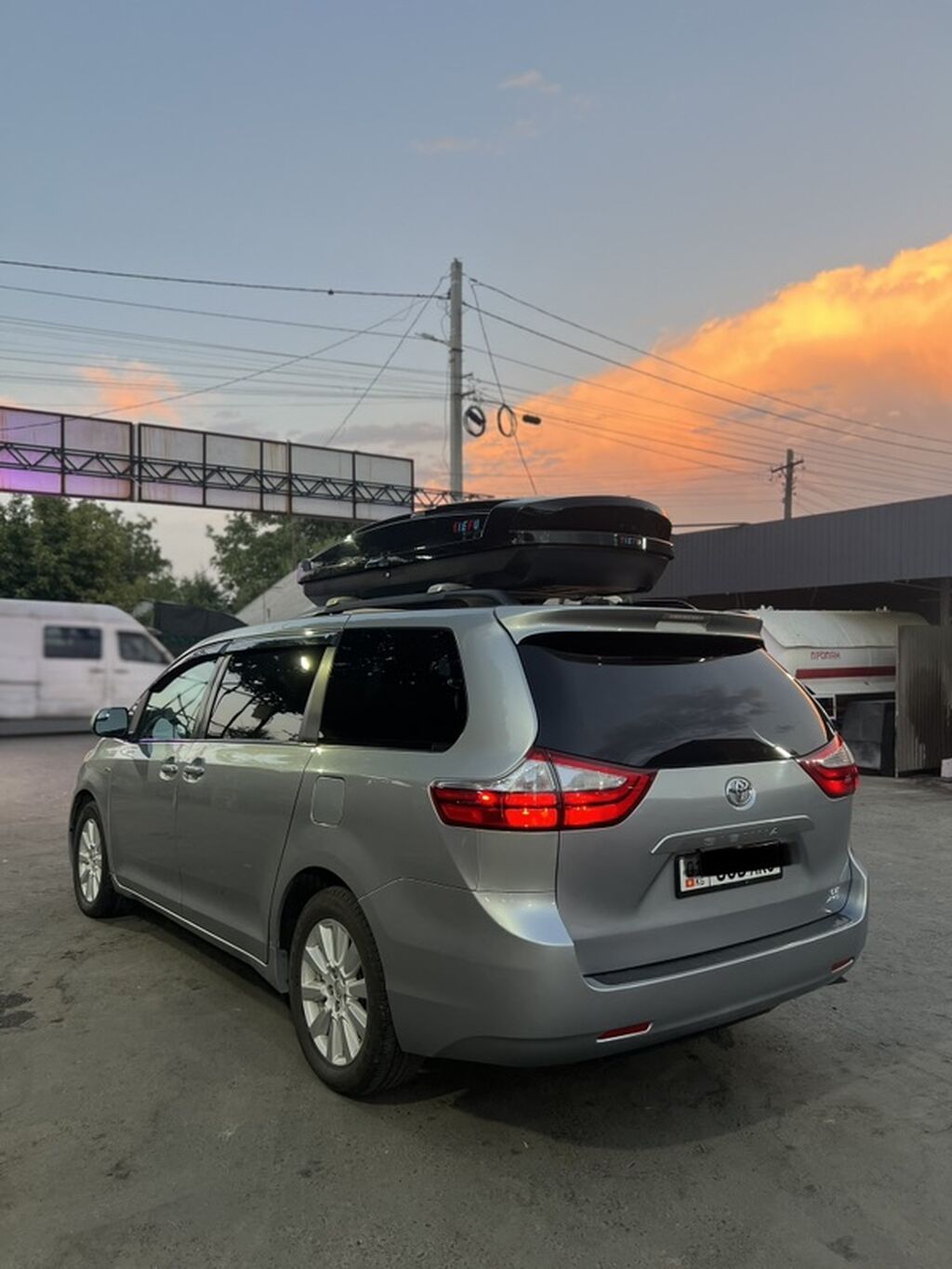 Toyota Sienna: 2016 г., 3.5 л, Автомат, Бензин, Минивэн: фото 5