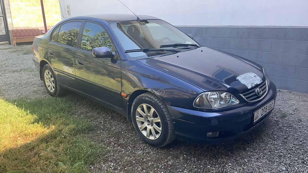 Toyota Avensis: 2001 г., 1.8 л, Механика, Бензин, Седан: фото 5