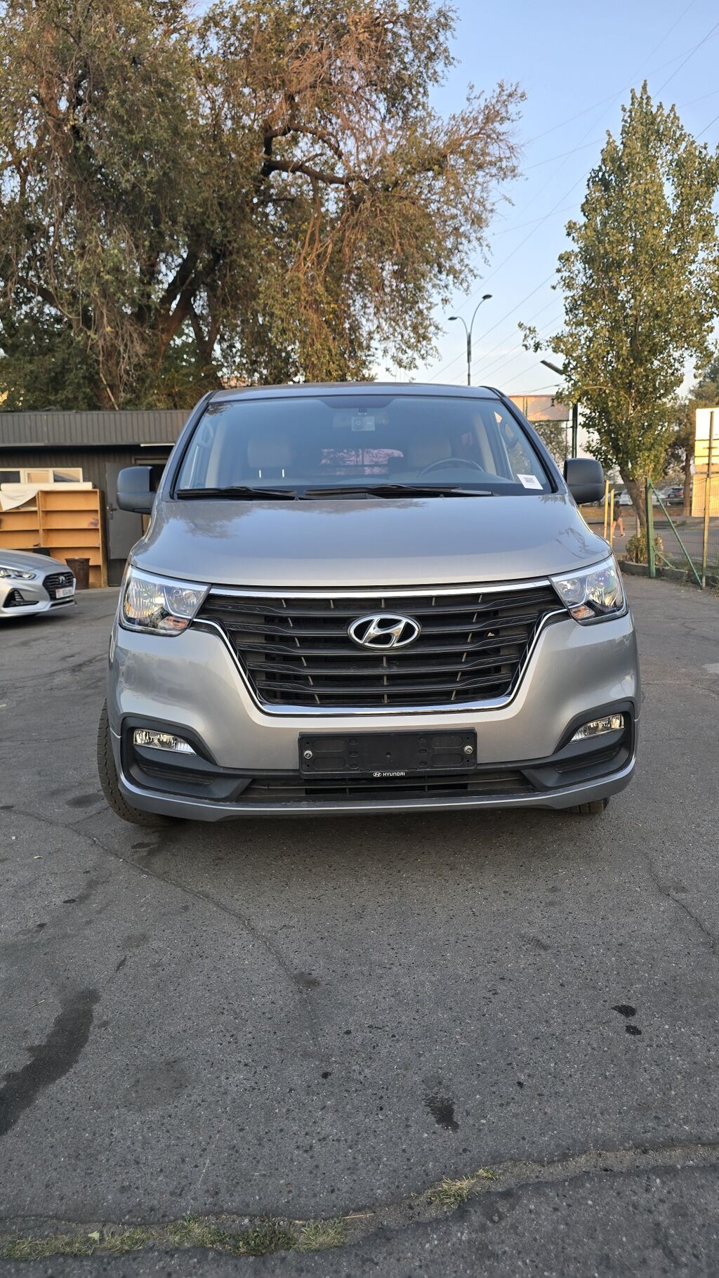 Hyundai Starex: 2019 г., 2.5 л, Автомат, Дизель, Минивэн: фото 2