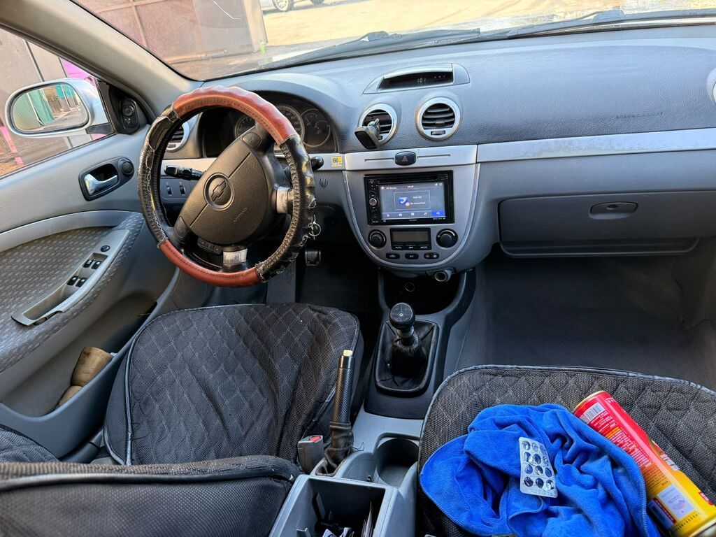 Chevrolet Lacetti: 2005 г., 1.8 л, Механика, Бензин, Универсал: фото 2