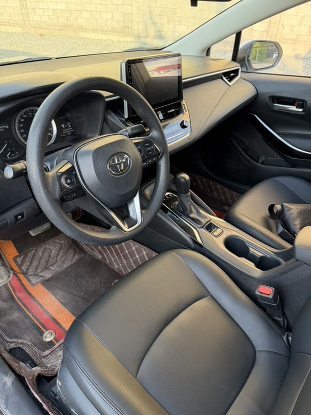 Toyota Corolla: 2019 г., 1.8 л, Автомат, Гибрид, Седан: фото 5