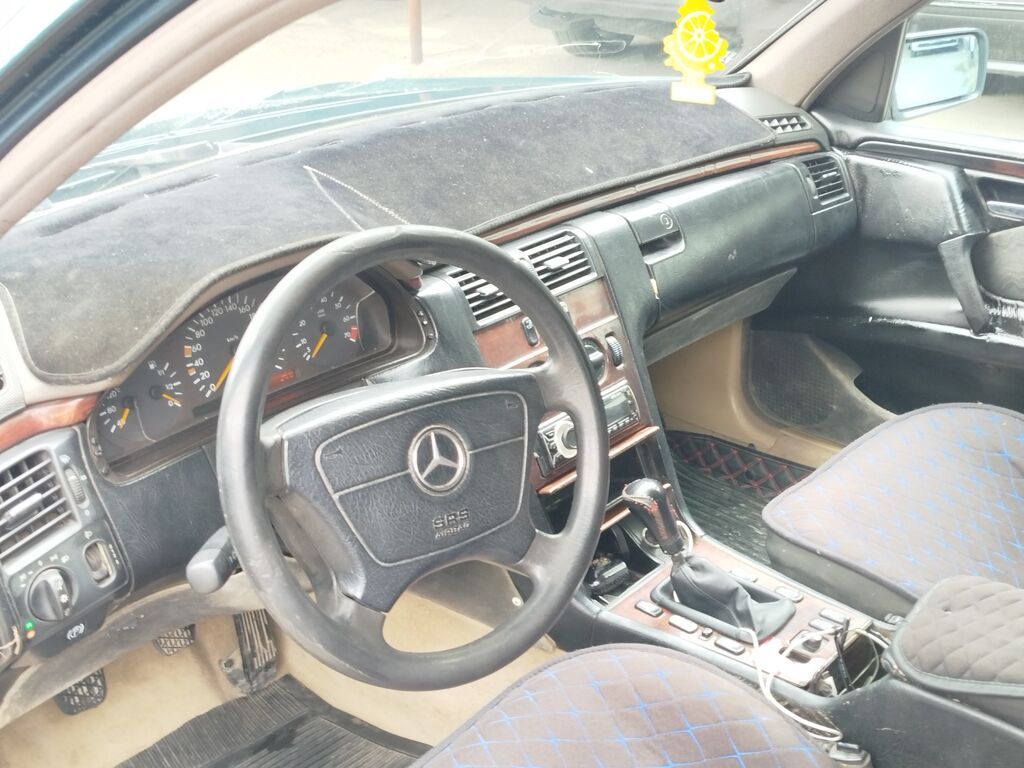 Mercedes-Benz E-Class: 1997 г., 2.8 л, Механика, Газ, Седан: фото 7