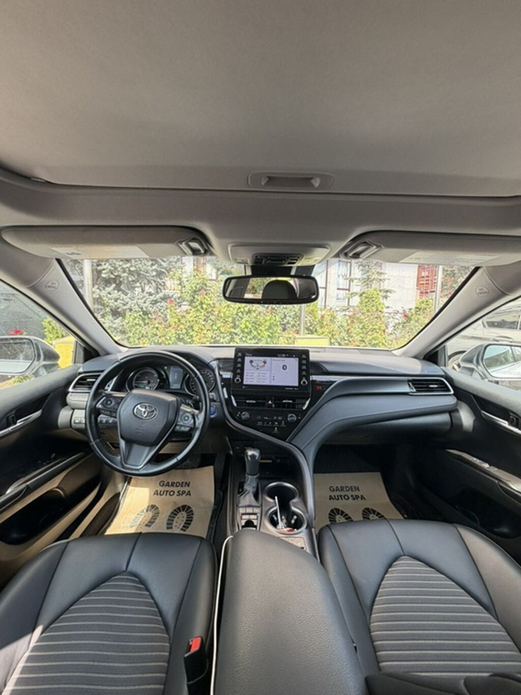 Toyota Camry: 2023 г., 2.5 л, Автомат, Гибрид, Седан: фото 5