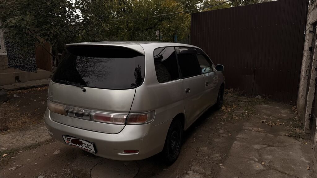 Toyota Ipsum: 2001 г., 2 л, Бензин, Минивэн: фото 7