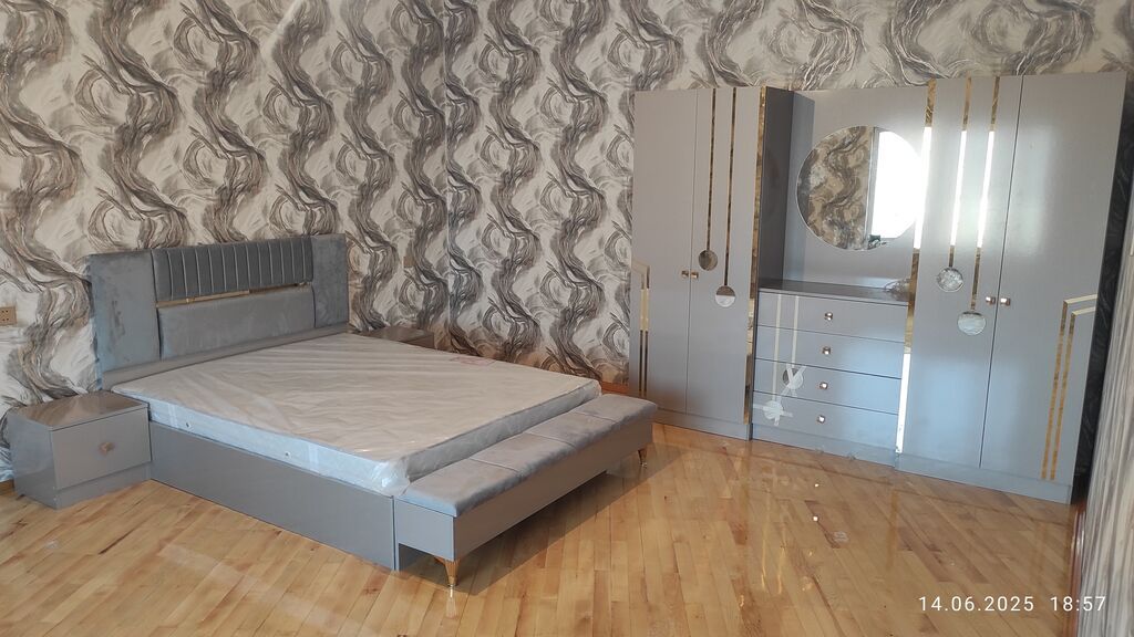 Bakı, 3 otaqlı, Köhnə tikili, 135 kv. m