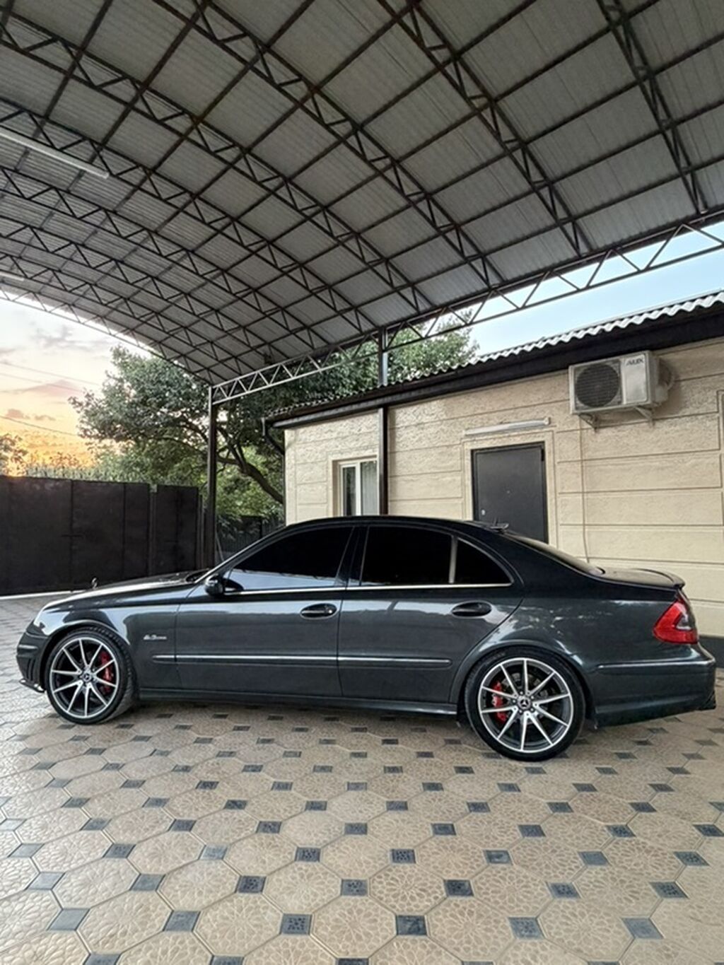 Mercedes-Benz E-класс AMG: 2003 г., 5 л, Автомат, Седан: фото 3