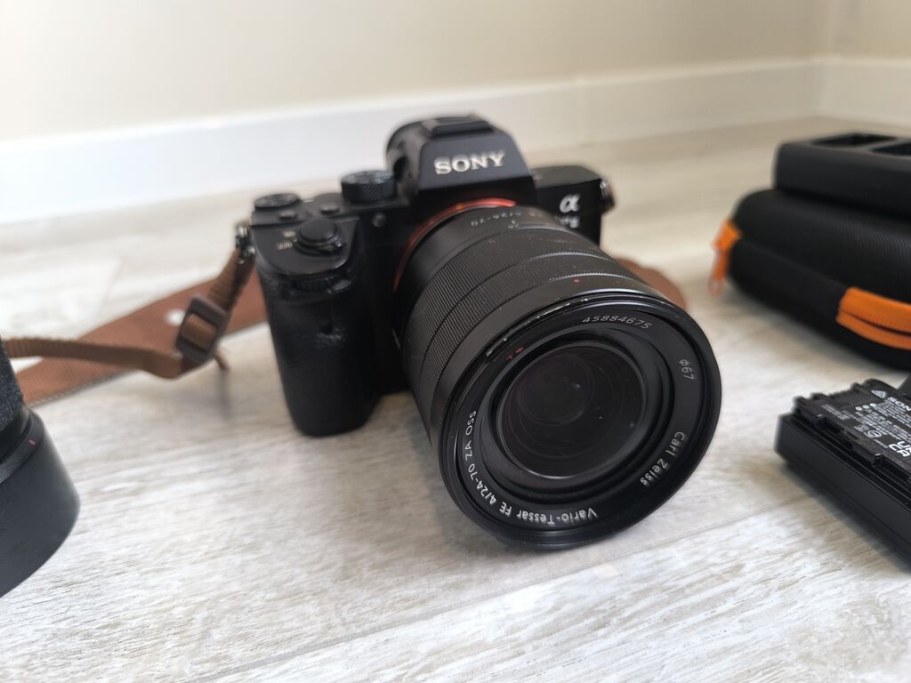 Продам Sony Alpha 7 Mark 3 с объективами: фото 2