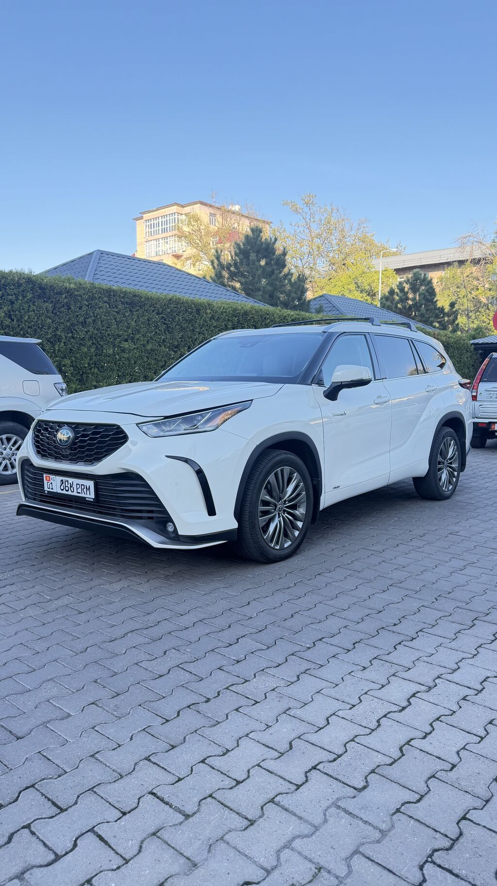 Toyota Highlander: 2021 г., 2.5 л, Автомат, Гибрид, Кроссовер: фото 3