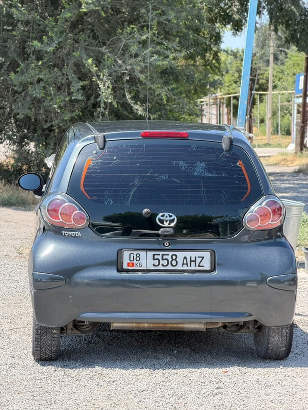 Toyota Vitz: 2010 г., 1 л, Механика, Бензин, Хэтчбэк: фото 4