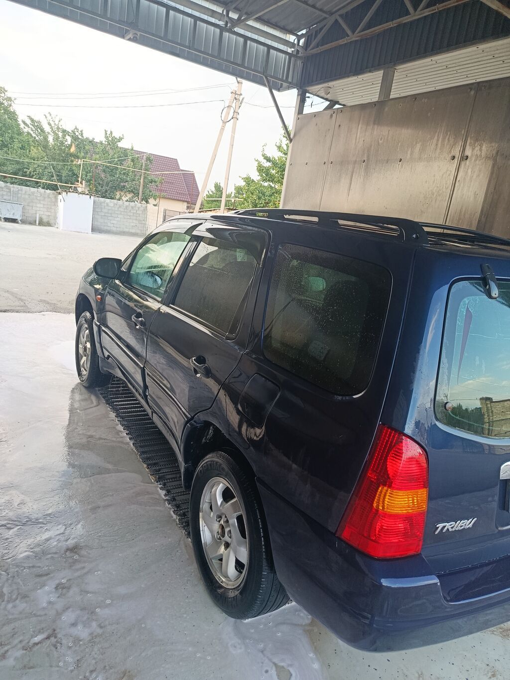 Mazda Tribute: 2003 г., 2 л, Механика, Газ, Кроссовер: фото 3
