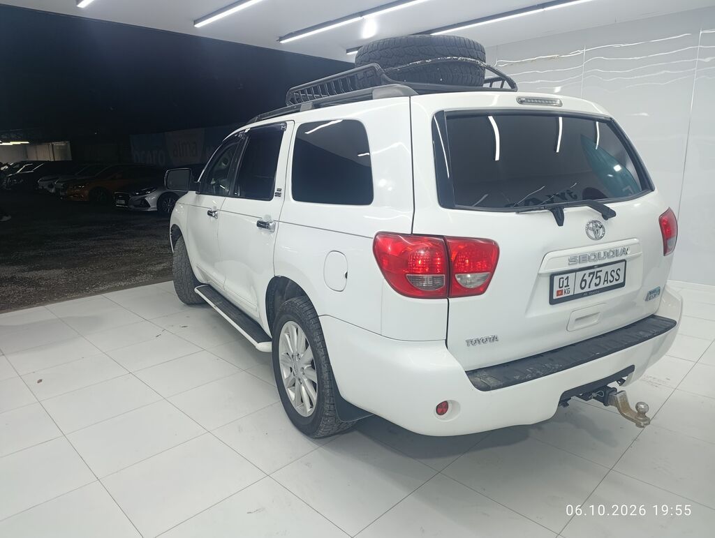 Toyota Sequoia: 2009 г., 5.7 л, Автомат, Бензин, Внедорожник: фото 4