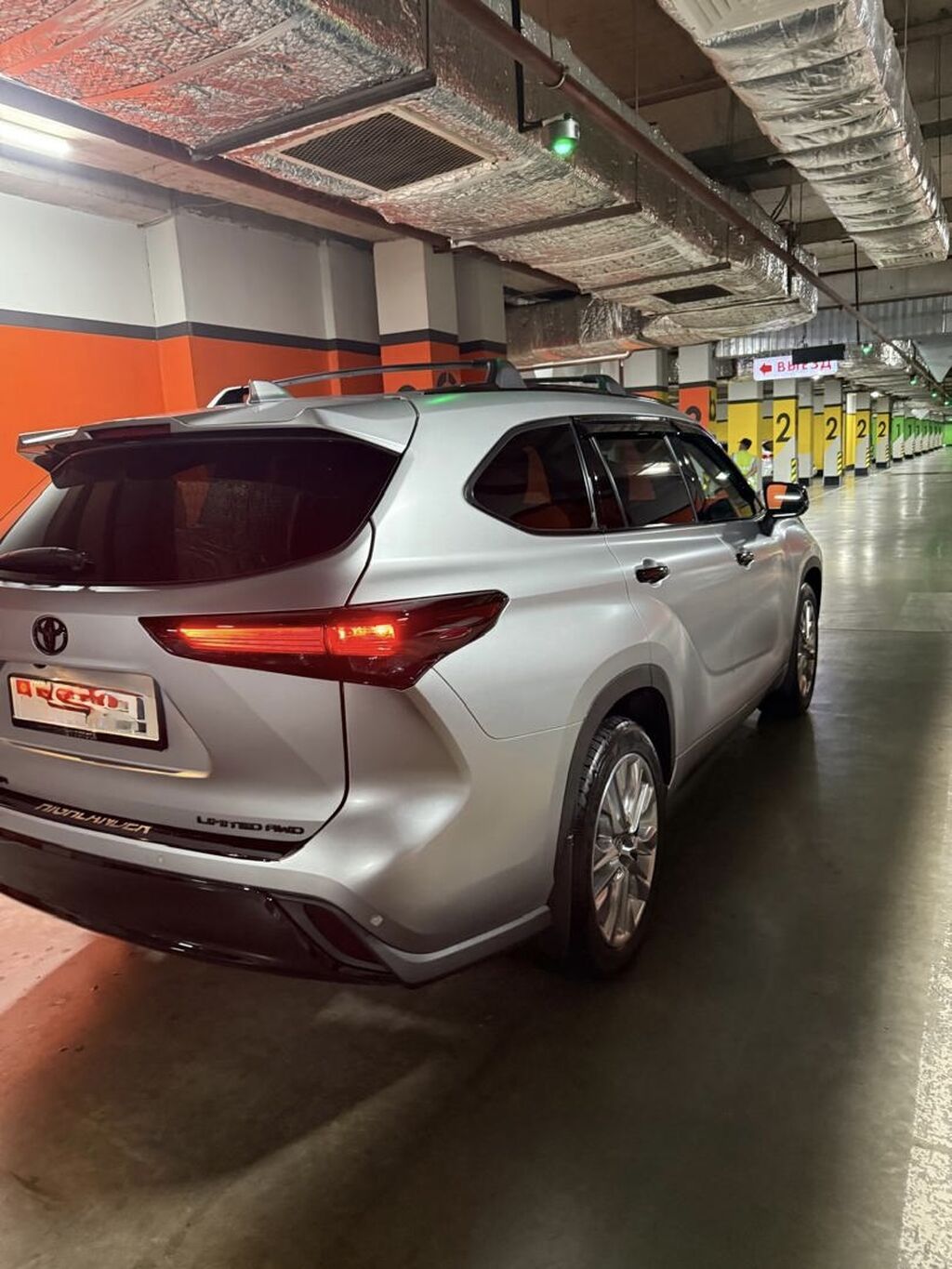 Toyota Highlander: 2023 г., 2.4 л, Автомат, Бензин, Кроссовер: фото 2