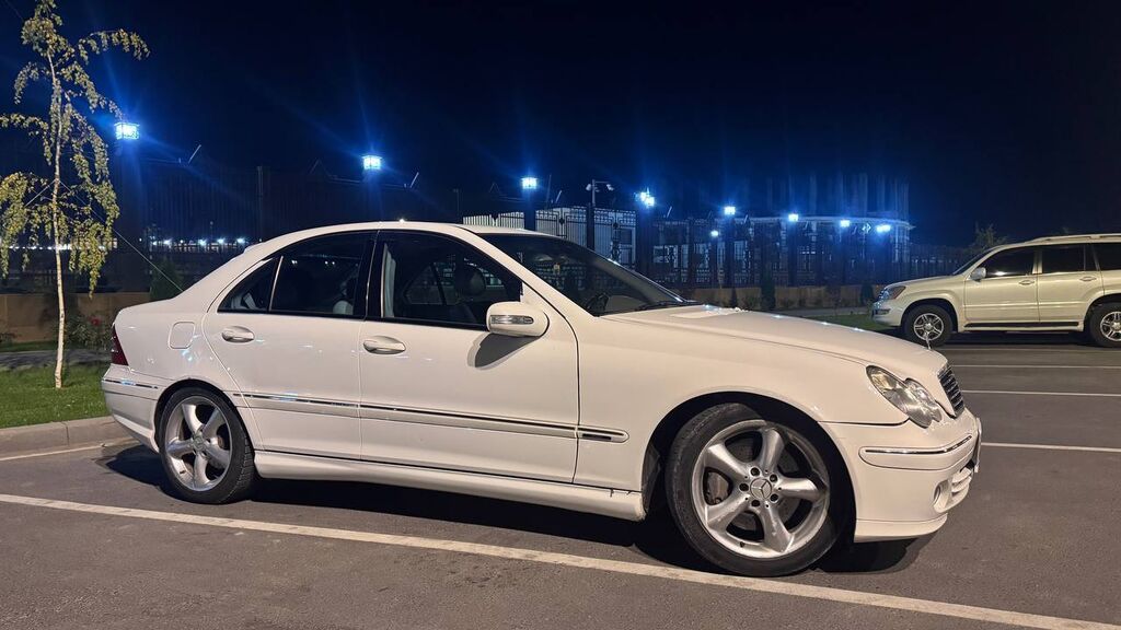 Mercedes-Benz C-Class: 2005 г., 1.8 л, Механика, Бензин, Седан: фото 3