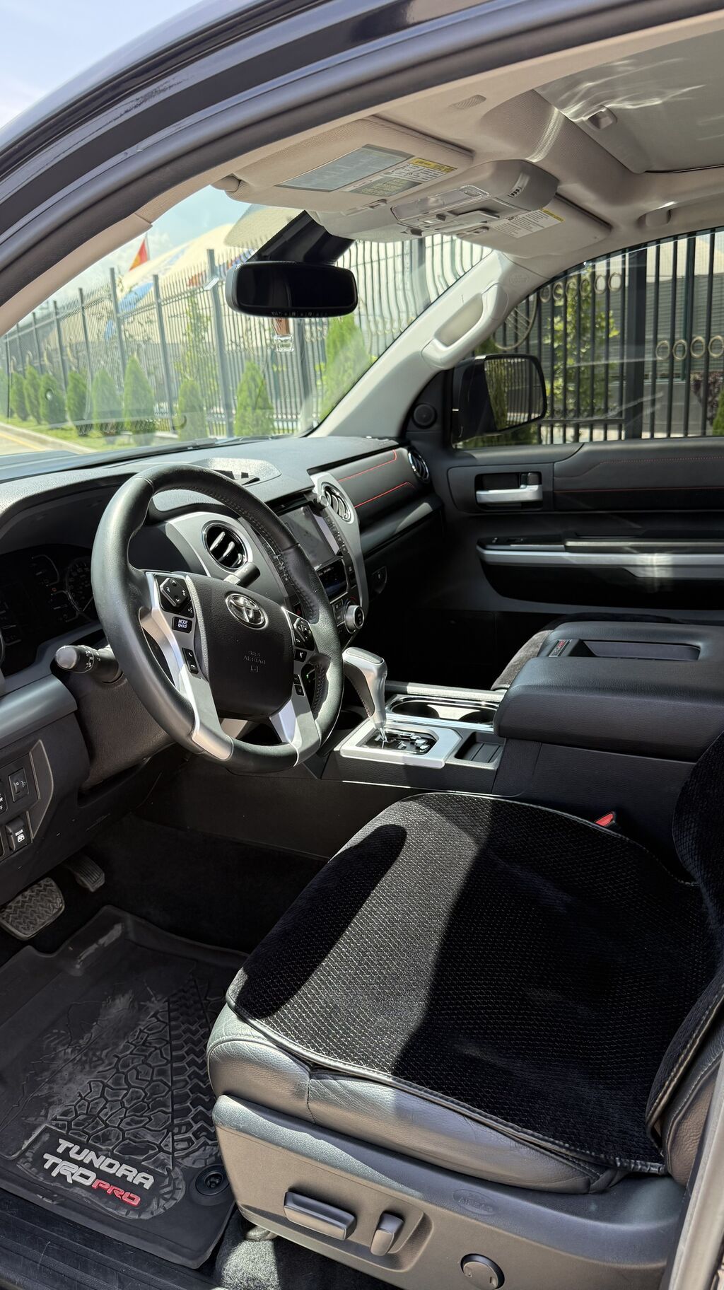 Toyota Тундра: 2021 г., 5.7 л, Автомат, Газ, Пикап: фото 6