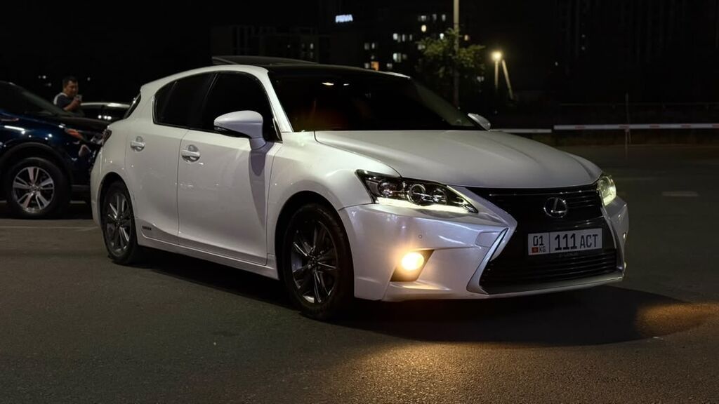 Lexus CT: 2014 г., Гибрид, Хэтчбэк: фото 1