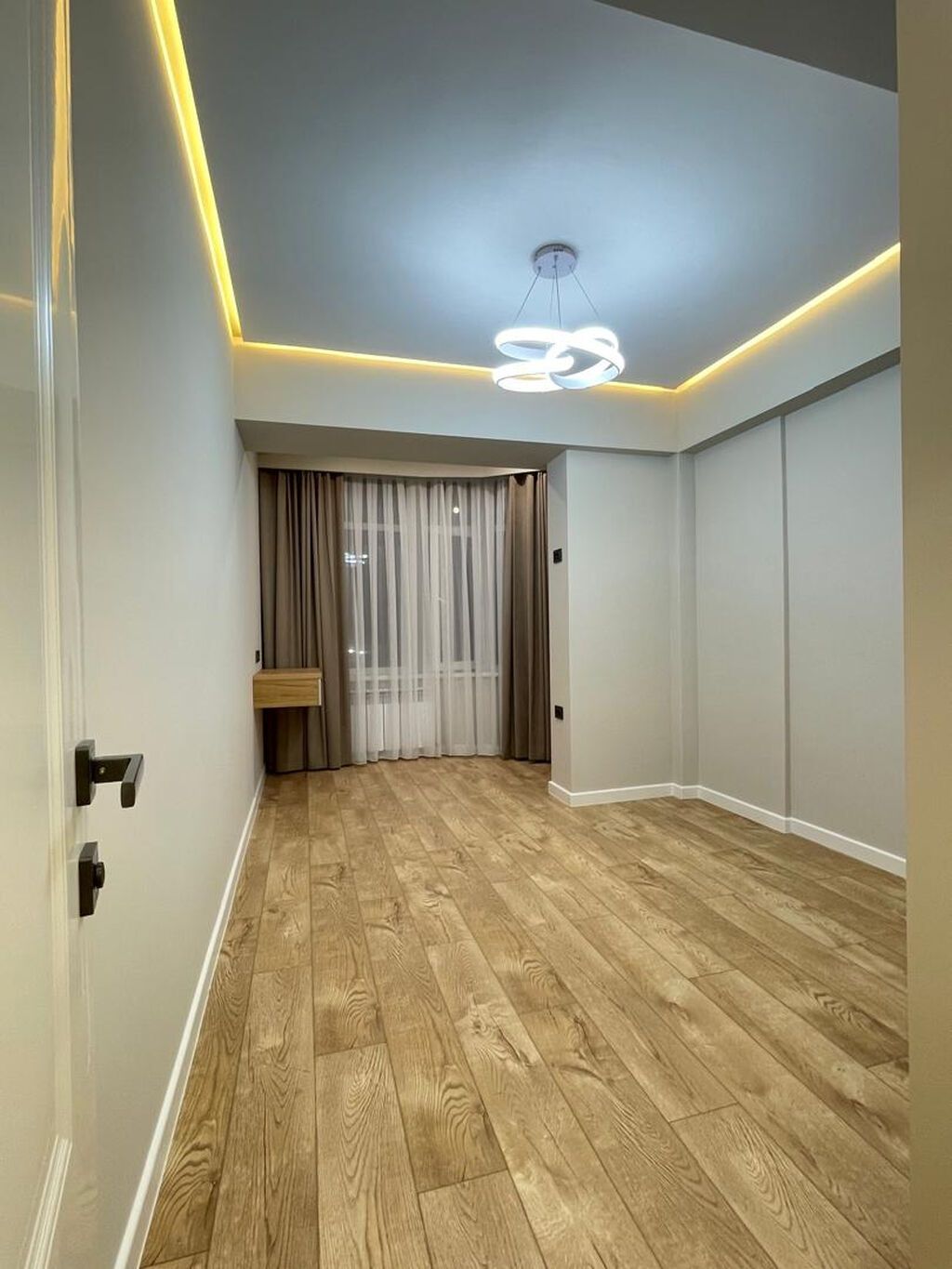 3 комнаты, 84 м², Южная Магистраль Элитка, 5 этаж, Дизайнерский ремонт: фото 2