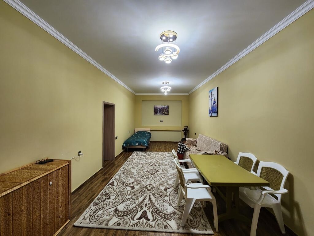 6 otaqlı, 300 kv. m, Yeni təmirli
