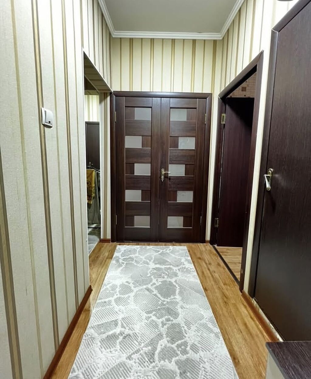 3 комнаты, 61 м², 12 мкр 105 серия, 5 этаж, Старый ремонт: фото 1